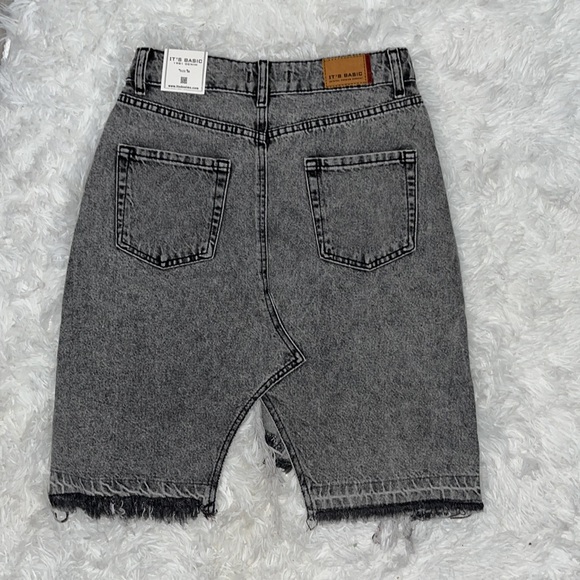 NWT! It’s Basic Gray Acid Wash Distressed Mini Skirt M - Picture 6 of 10